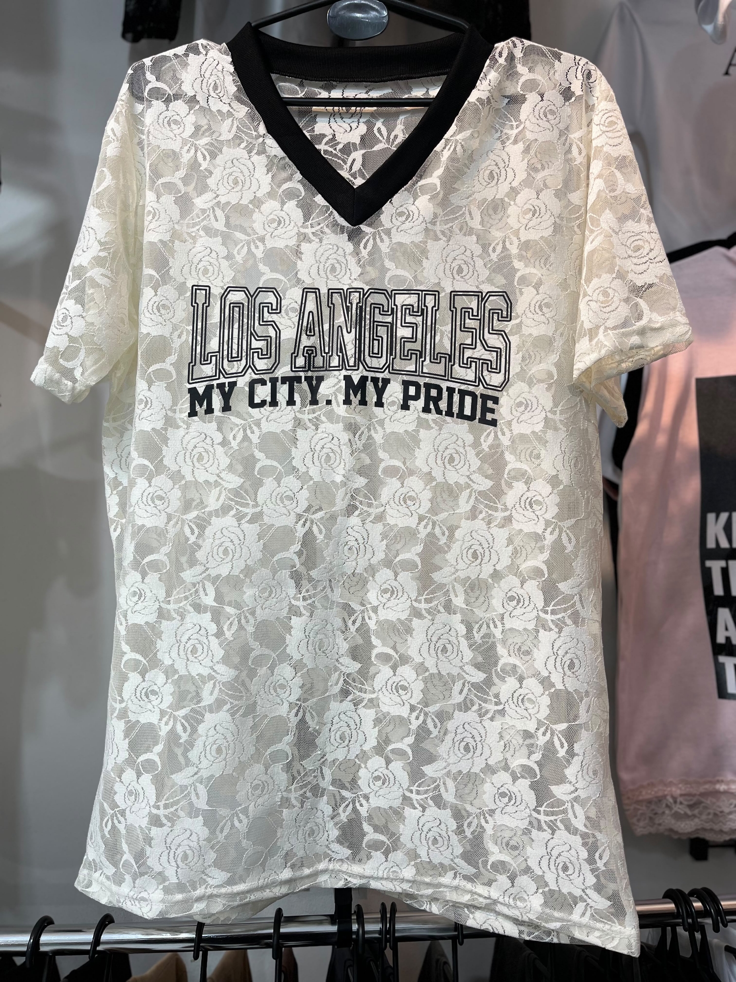 Remeron de Encaje Cuello V Oversize 11 Angeles - Imagen 3