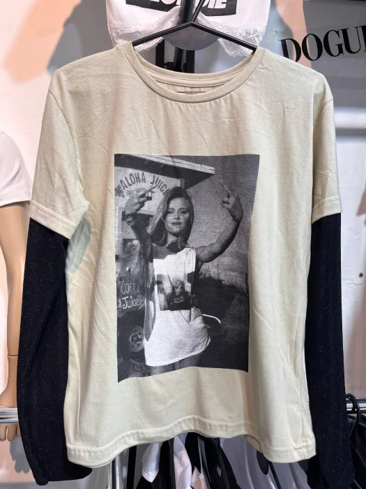 Remera Corte Clásico con Mangas de Tul con Brillo 005 Fy