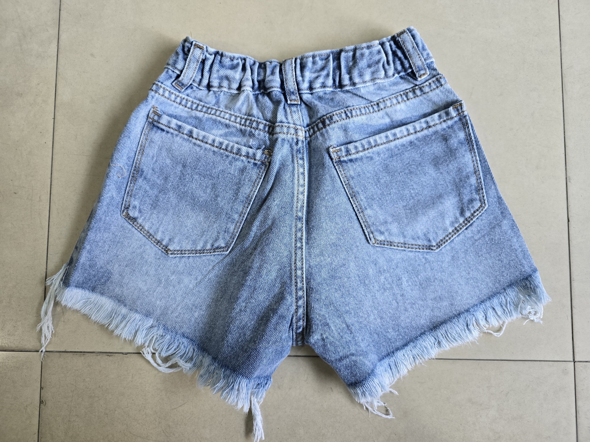 Short Tiro Medio con Elástico Atrás - Imagen 4