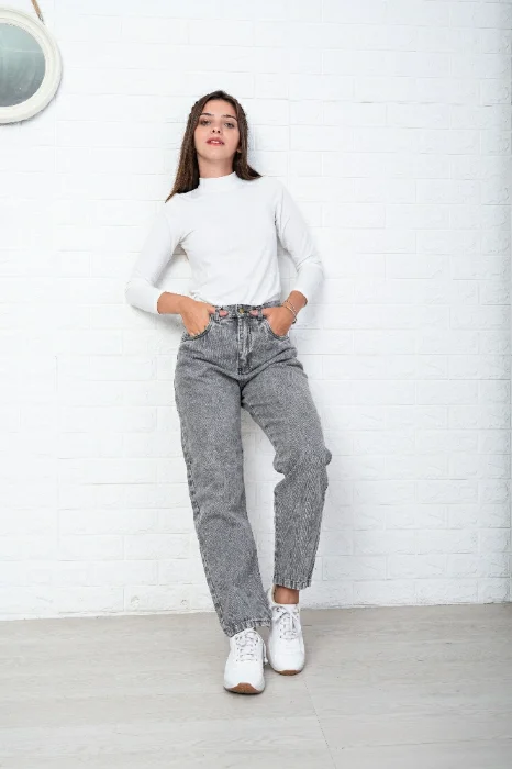 Jean Mom Gris Arenado Art 428