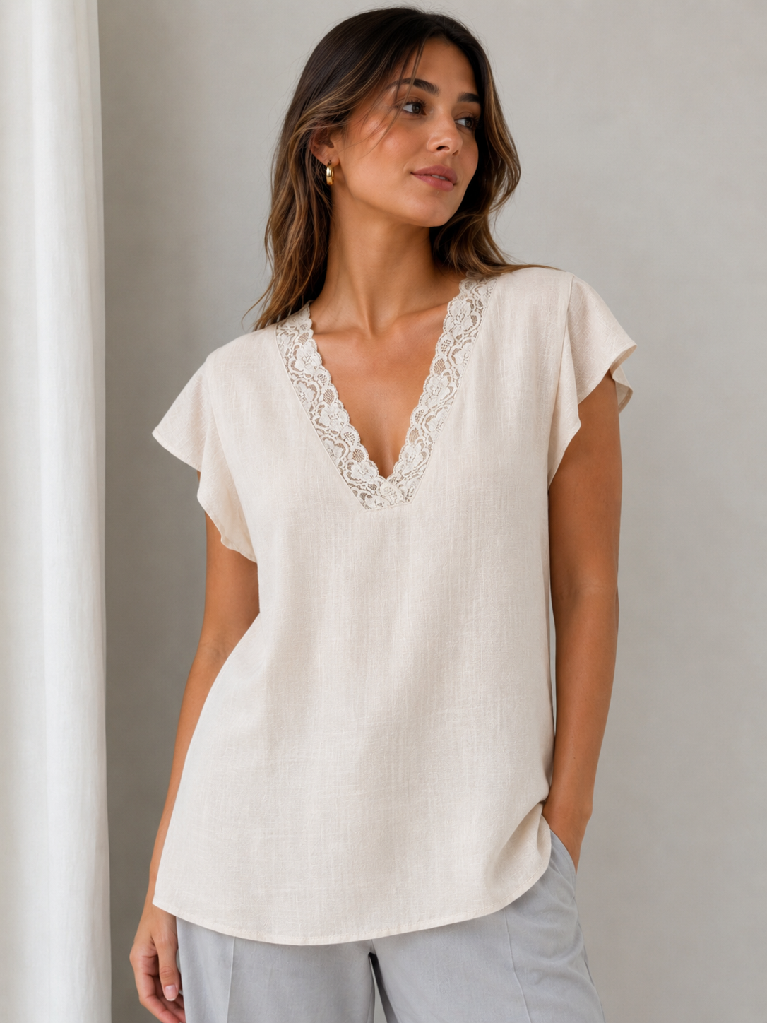 Blusa Escote en V con Puntilla - IMG_8657.png