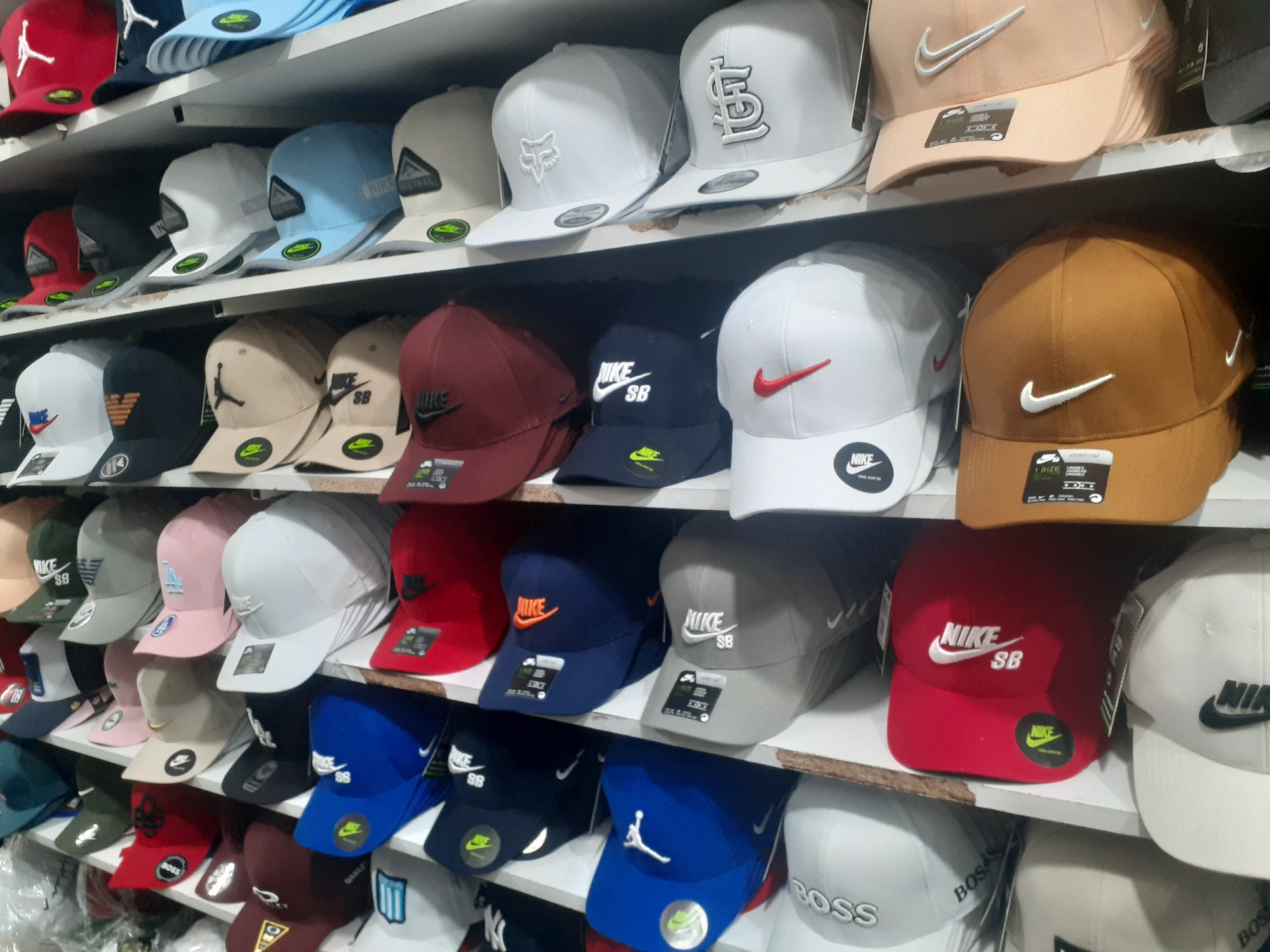 Gorras Viseras Curvas y Planas Deportivas Urbanas - Imagen 3