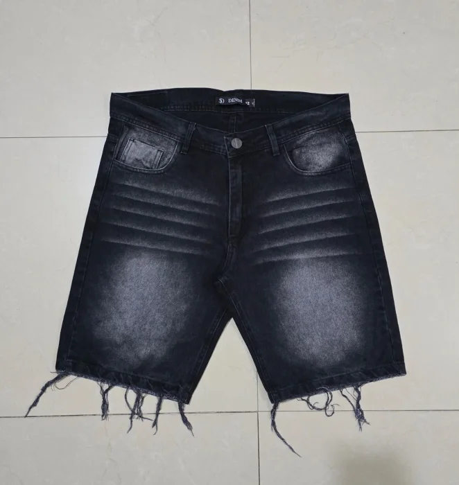 Bermuda Mom Especial Negro Stone Localizado + Bigote