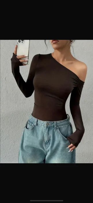 Camiseta Asimétrica