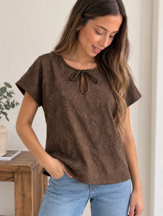 Remera con Tiras Adelante