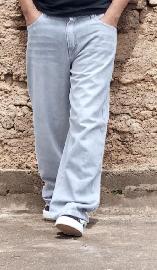 Baggy Gris Nevado Focalizado con Bigotes - Imagen 2