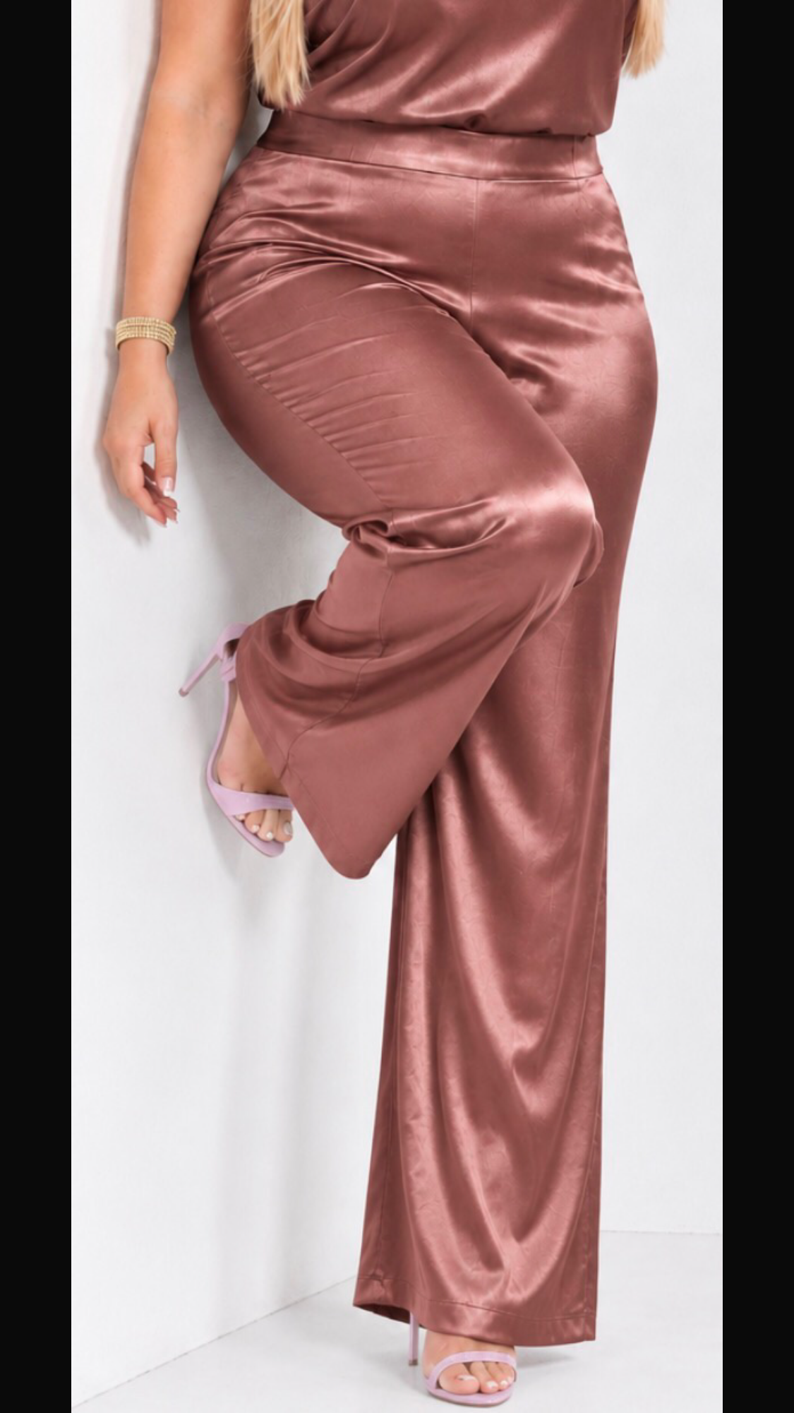 Pantalón - D2A109CB-2487-4D54-8690-4A169E606893.png