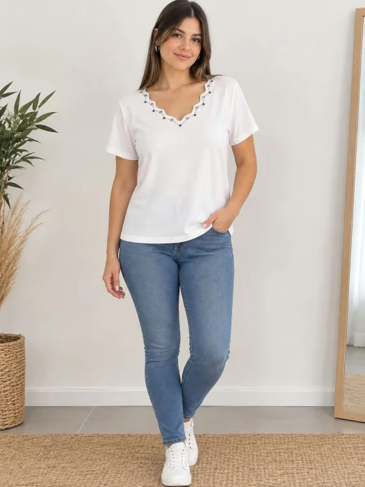 Remera Tipo Importada con Detalle