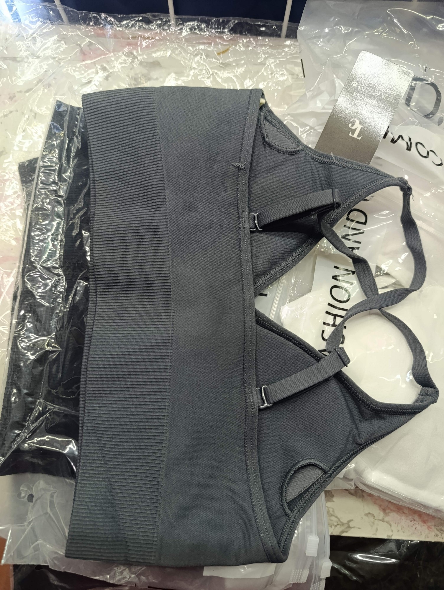 Tops con Taza Desmontable Calidad Premium - Imagen 3
