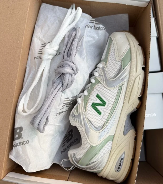 New Balance Green