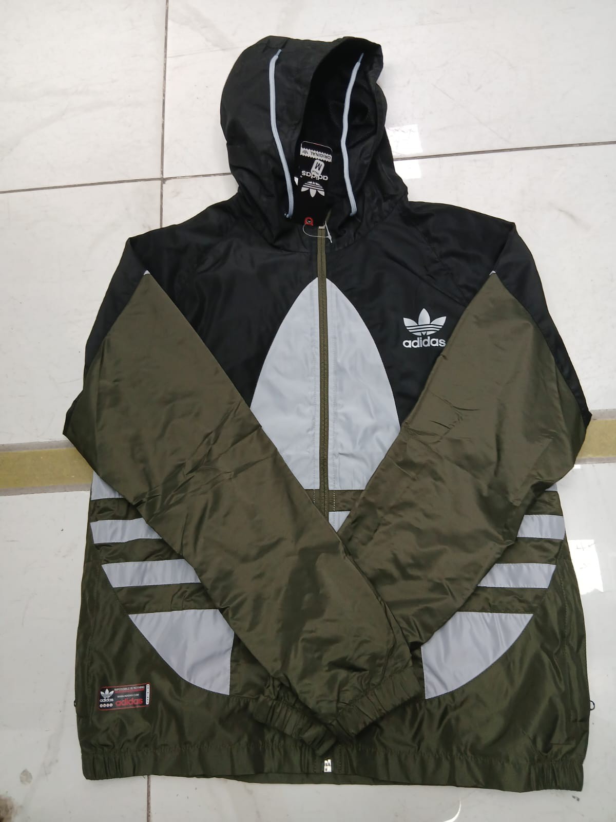 Campera Rompeviento Hombre - Imagen 3
