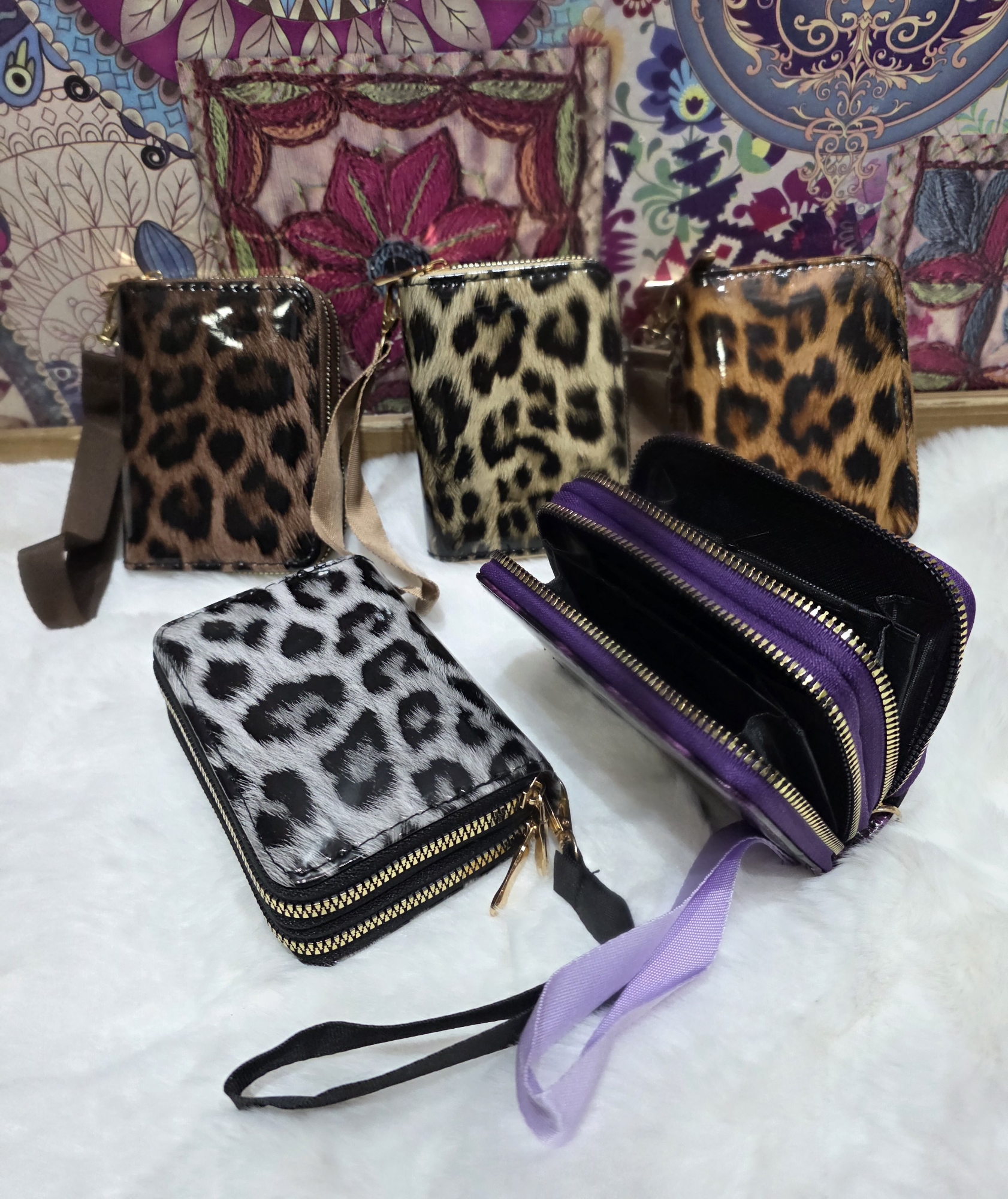 Nuevo Ingreso de Hermosas Billetera Animal Print Doble Mediana - Imagen 2
