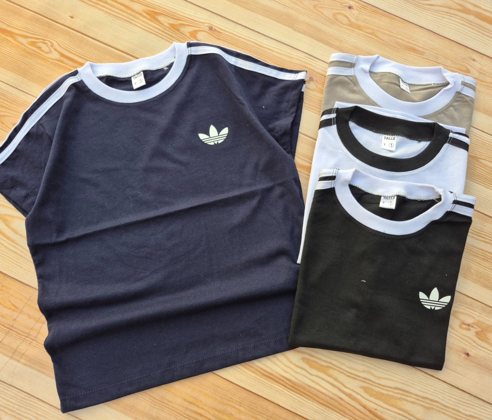 Baby Tee Retro Adi.das - Imagen 2