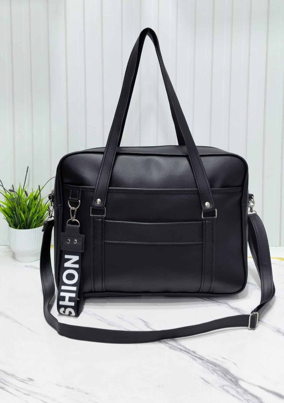 Bolso Morral* *estilo Japones* Porta Lapto de Cuero Ecológico *.* Excelente Calidad. - Imagen 1