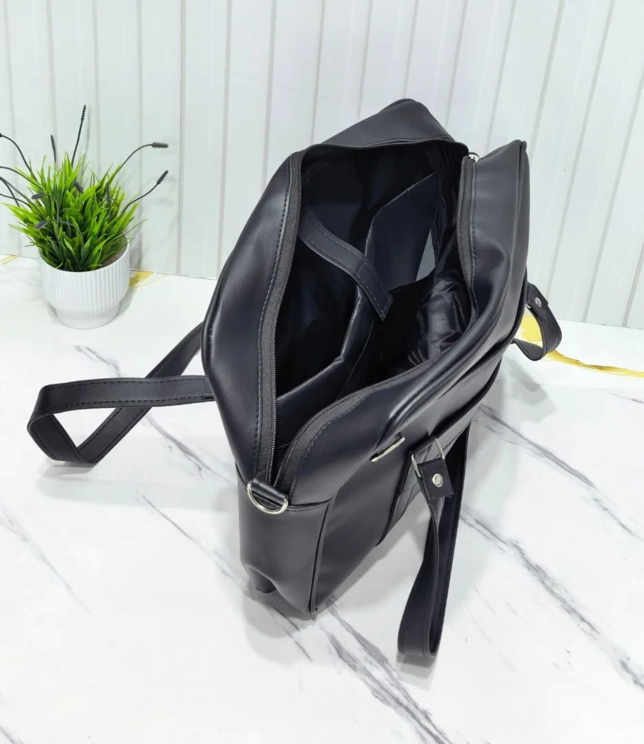 Bolso Morral* *estilo Japones* Porta Lapto de Cuero Ecológico *.* Excelente Calidad. - Imagen 3