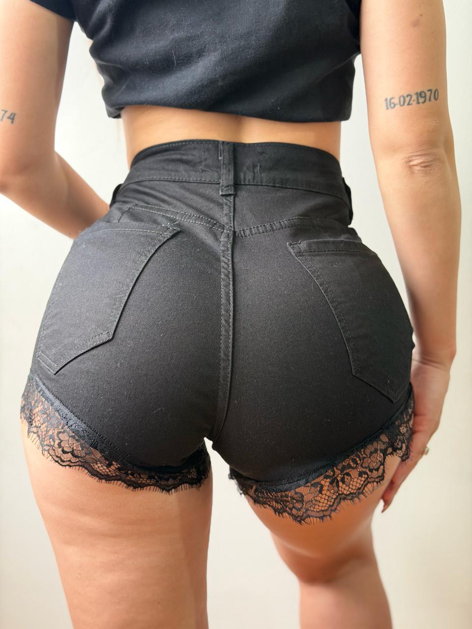 Short con Puntilla Negro Elastizado - Imagen 4