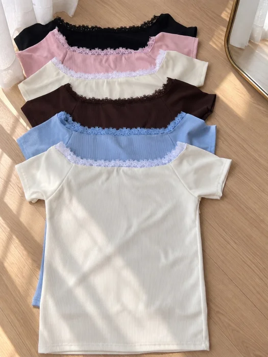 Remera Cuello Bote Puntilla