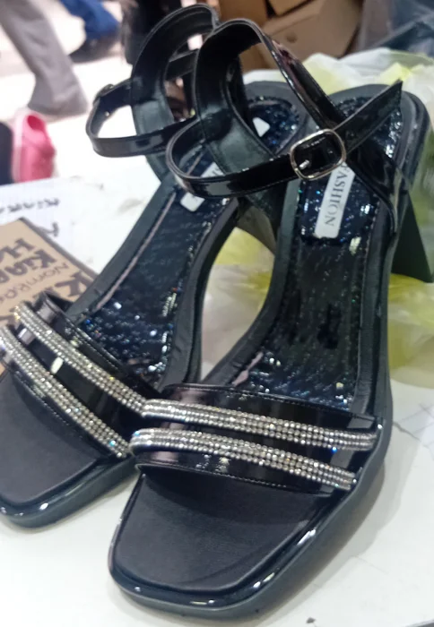 Sandalias Emma Brillo y Charol