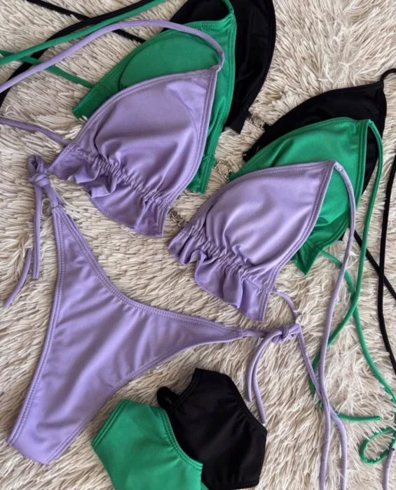 (art. 2138) Bikinis