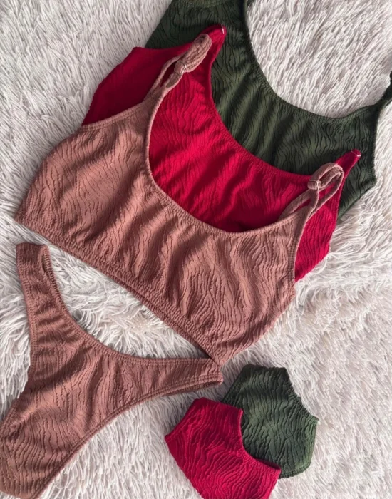 Bikinis (art. 2137)