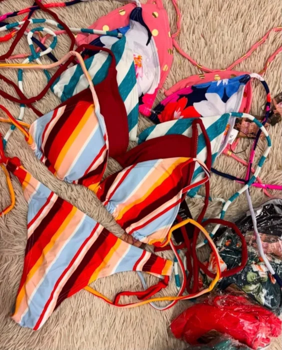 (art. 3386) Bikinis