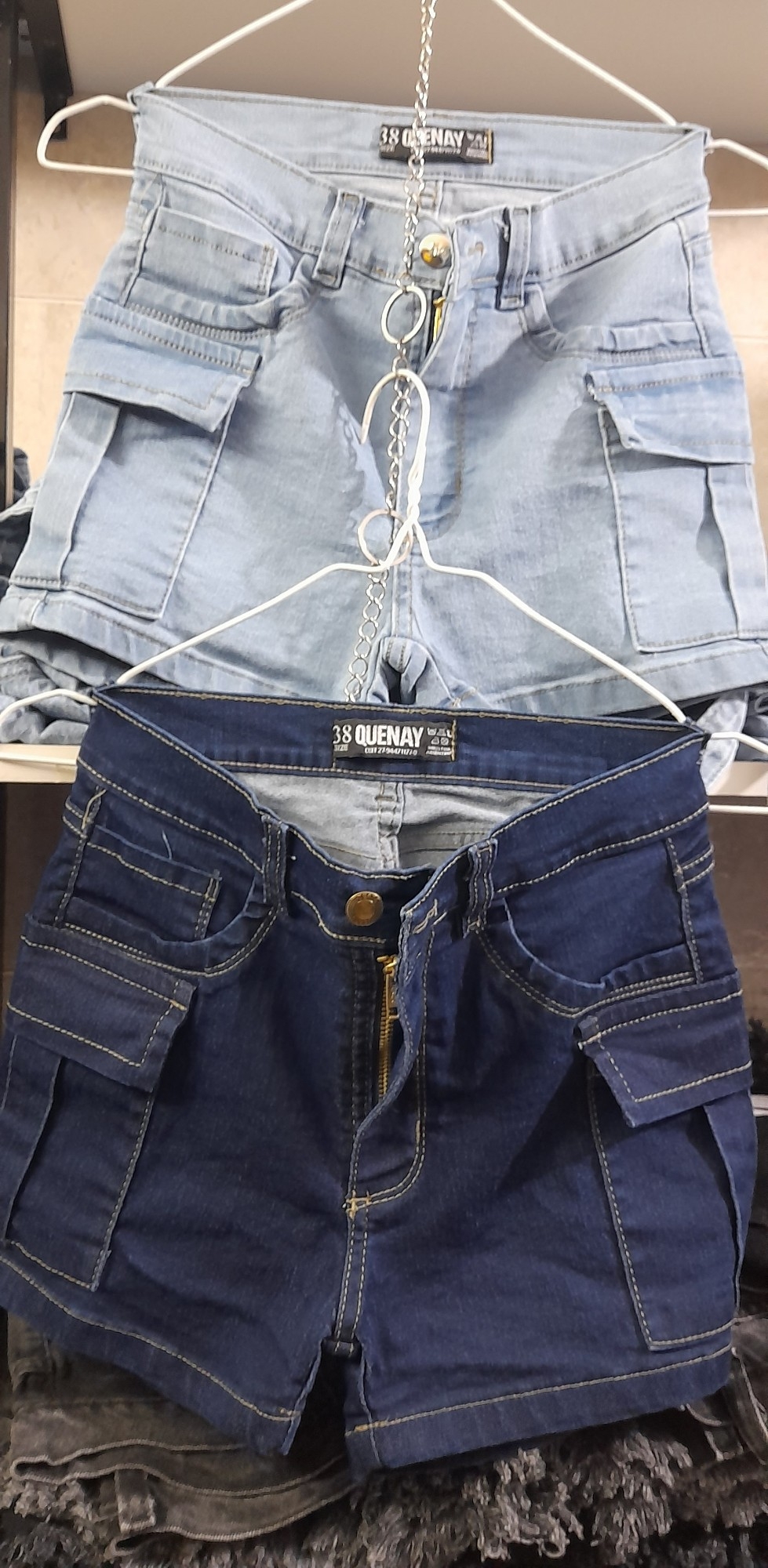 Short Cargo Celeste Elastizado Tiro Intermedio - Imagen 5