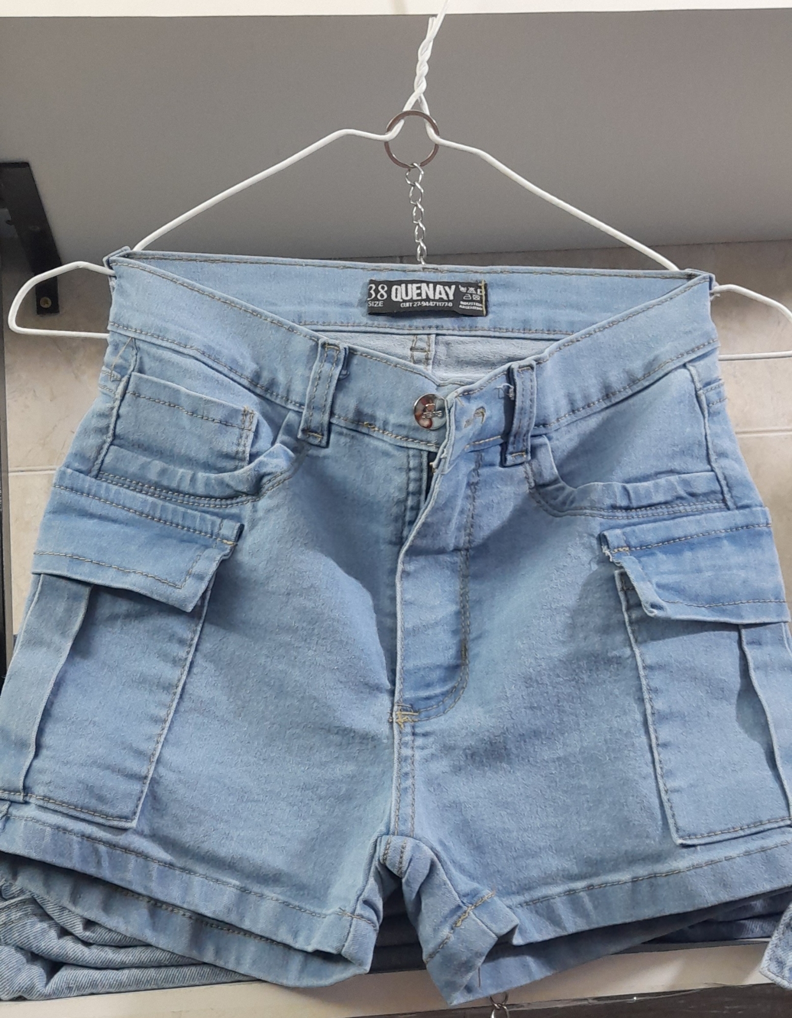 Short Cargo Celeste Elastizado Tiro Intermedio - Imagen 6