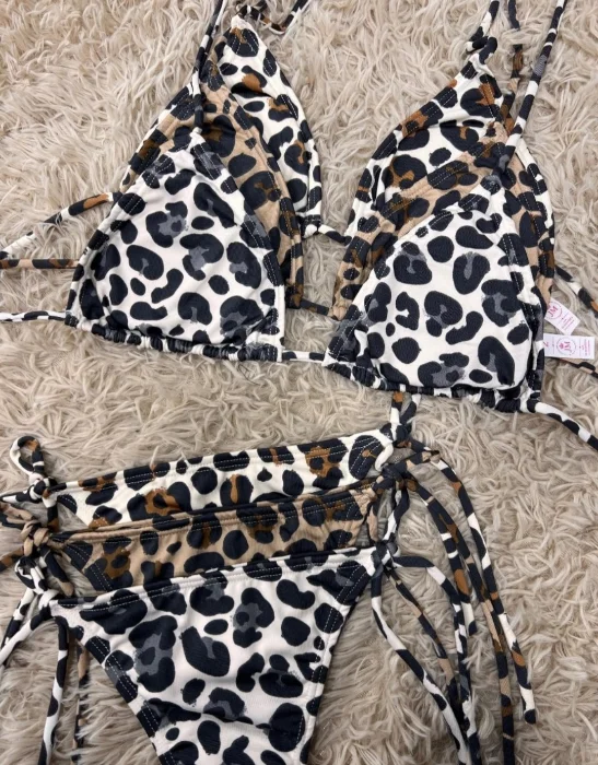 (art. 27) Bikinis