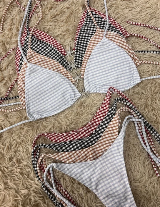(art. 86) Bikinis