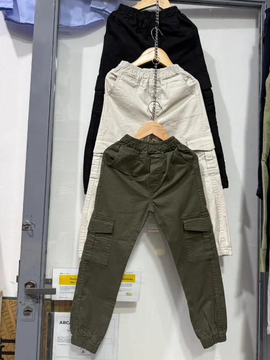 Pantalón Cargo con Puño