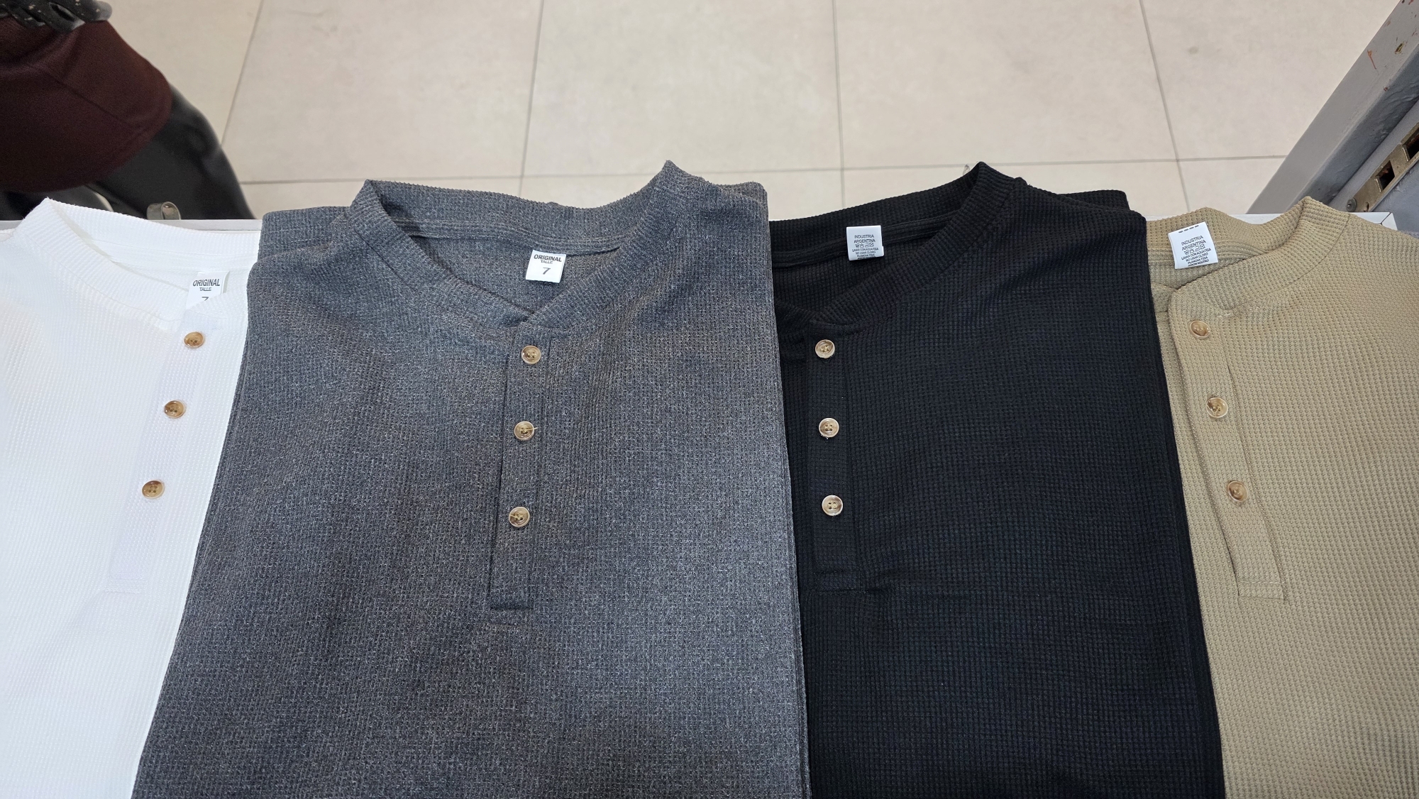 Remera con Boton Wafle - Imagen 2