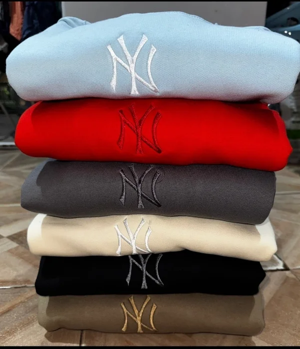 Buzo Cuello Redondo Yankees