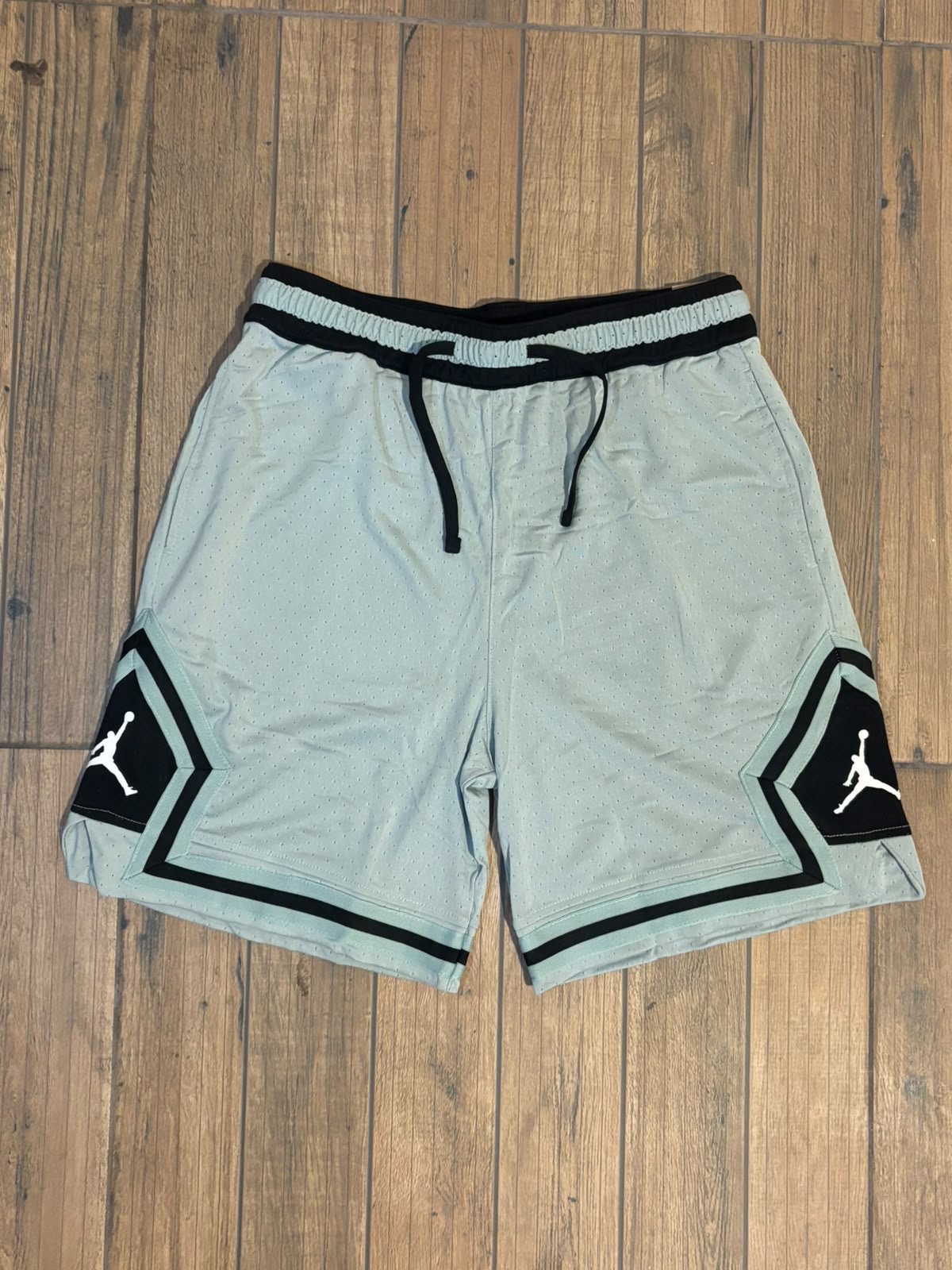 Short Jordan Diamomd Importado - 98aa6e1d-b2cd-4c0f-959e-fa9fe3214bfb.jpeg