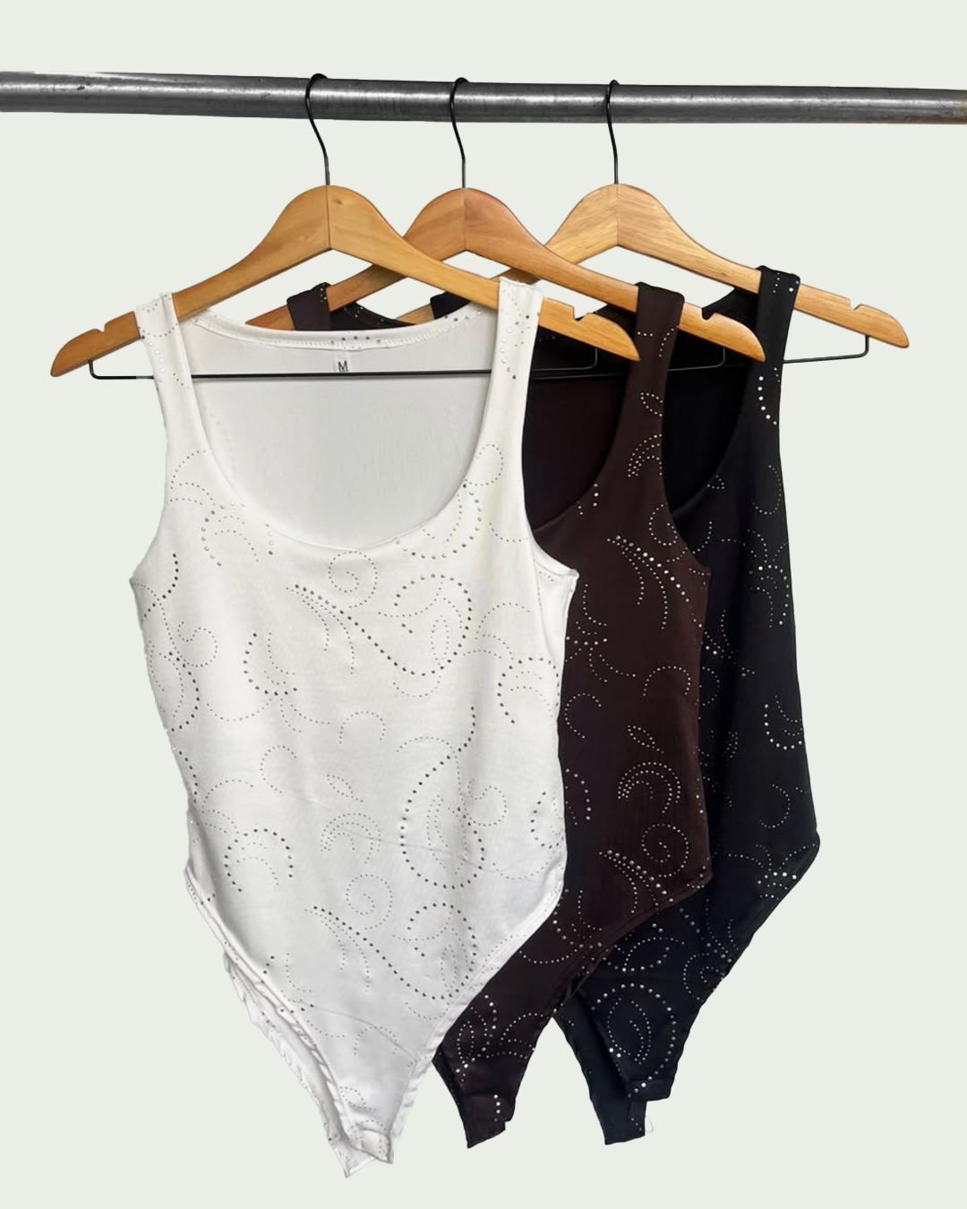 Body Microfibra Tachas sin Mangas - Body_Microfibra%20con%20tachas_Sin%20Mangas_perchero.png