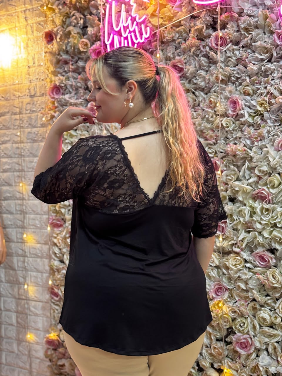 Blusa Anshi - 108825e0-04e0-4b9e-b053-f63331011d79.jpeg