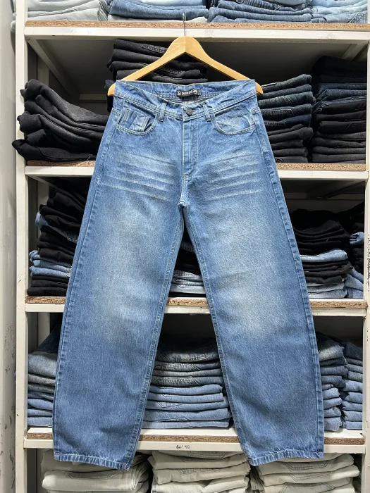 Jeans Baggy Liso Azul Medio con Bigote (nevado) New