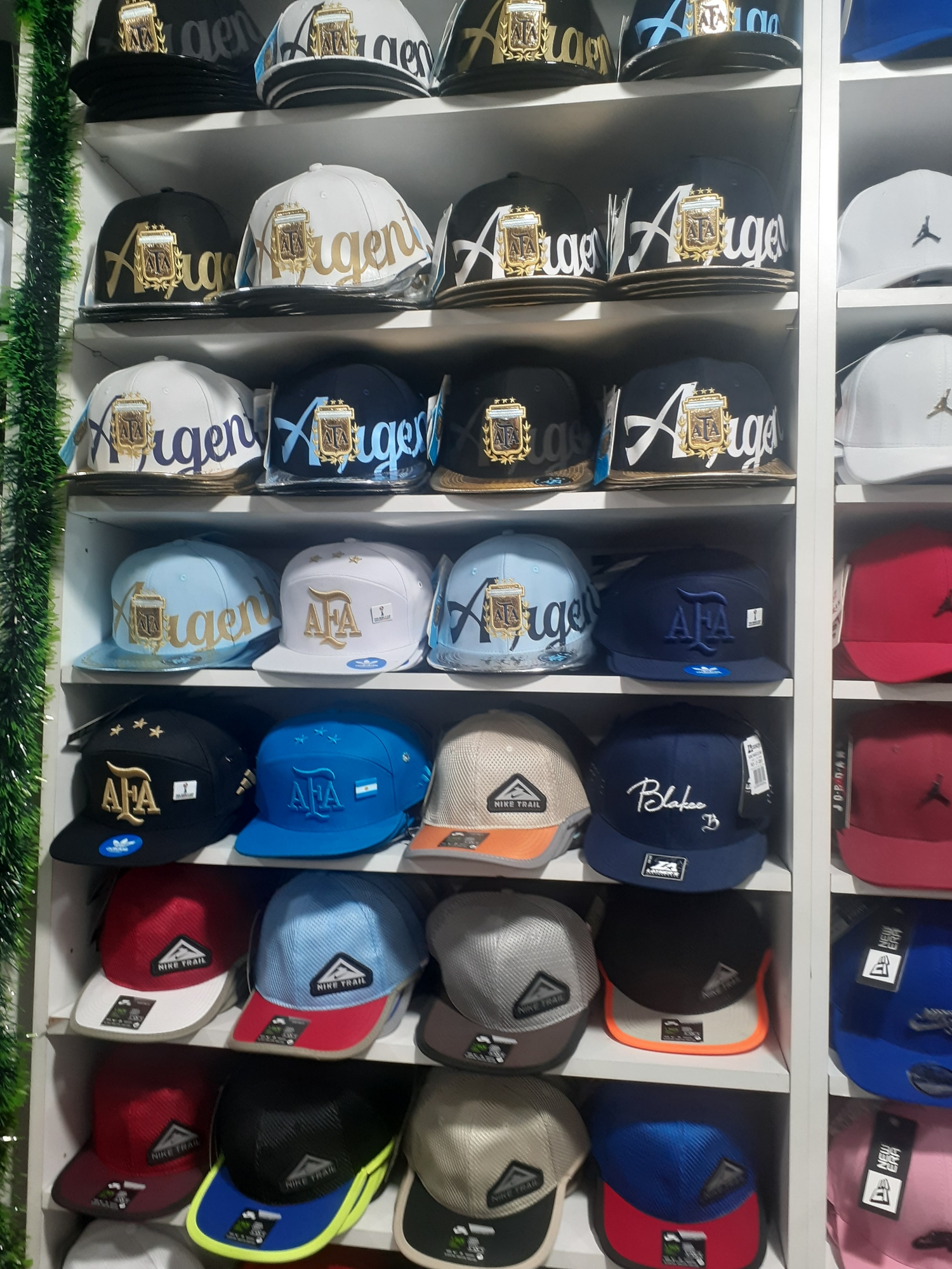 Gorras Planas 12,000 - Imagen 3