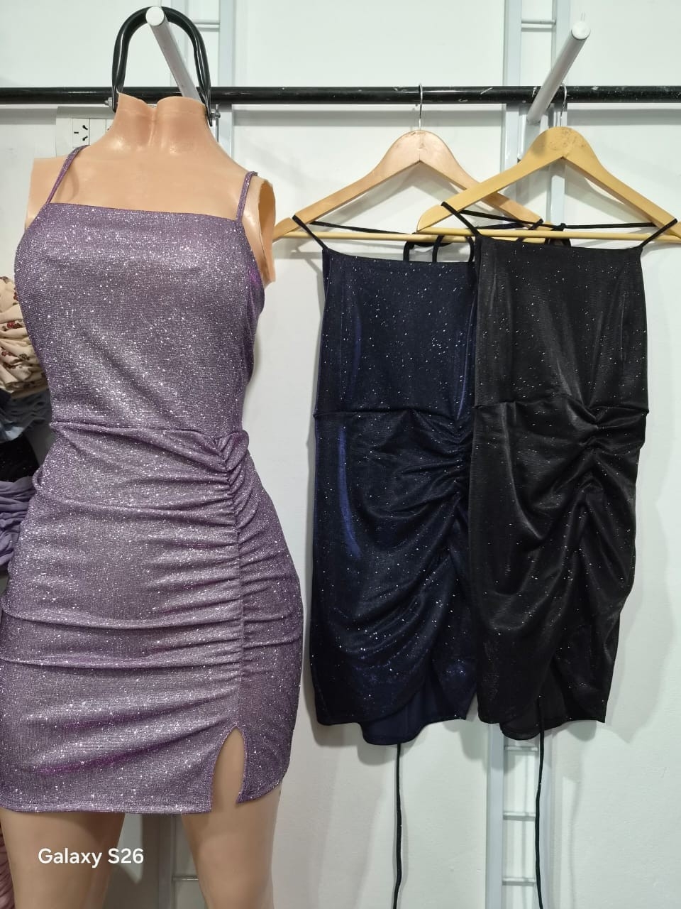 Vestido Corto Cn Frunce Lateral - Imagen 3