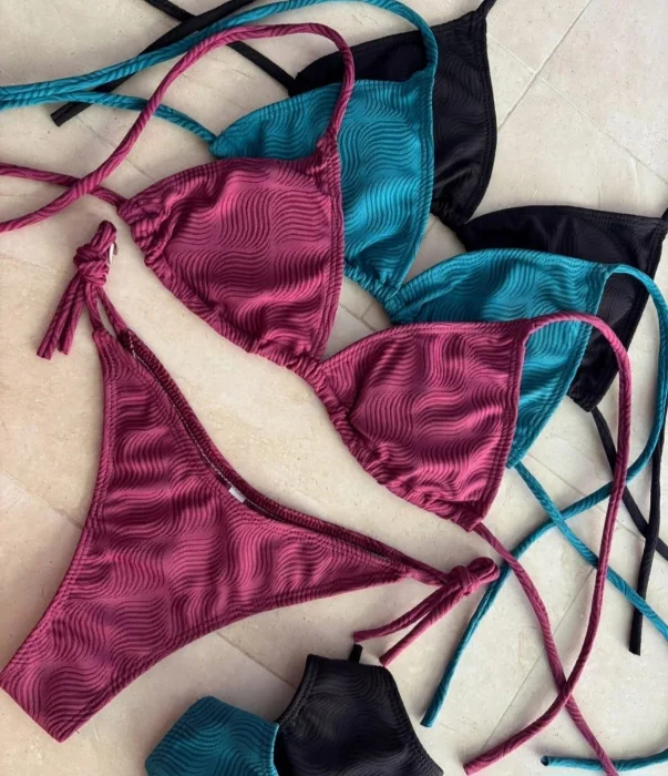 Bikinis por Docena