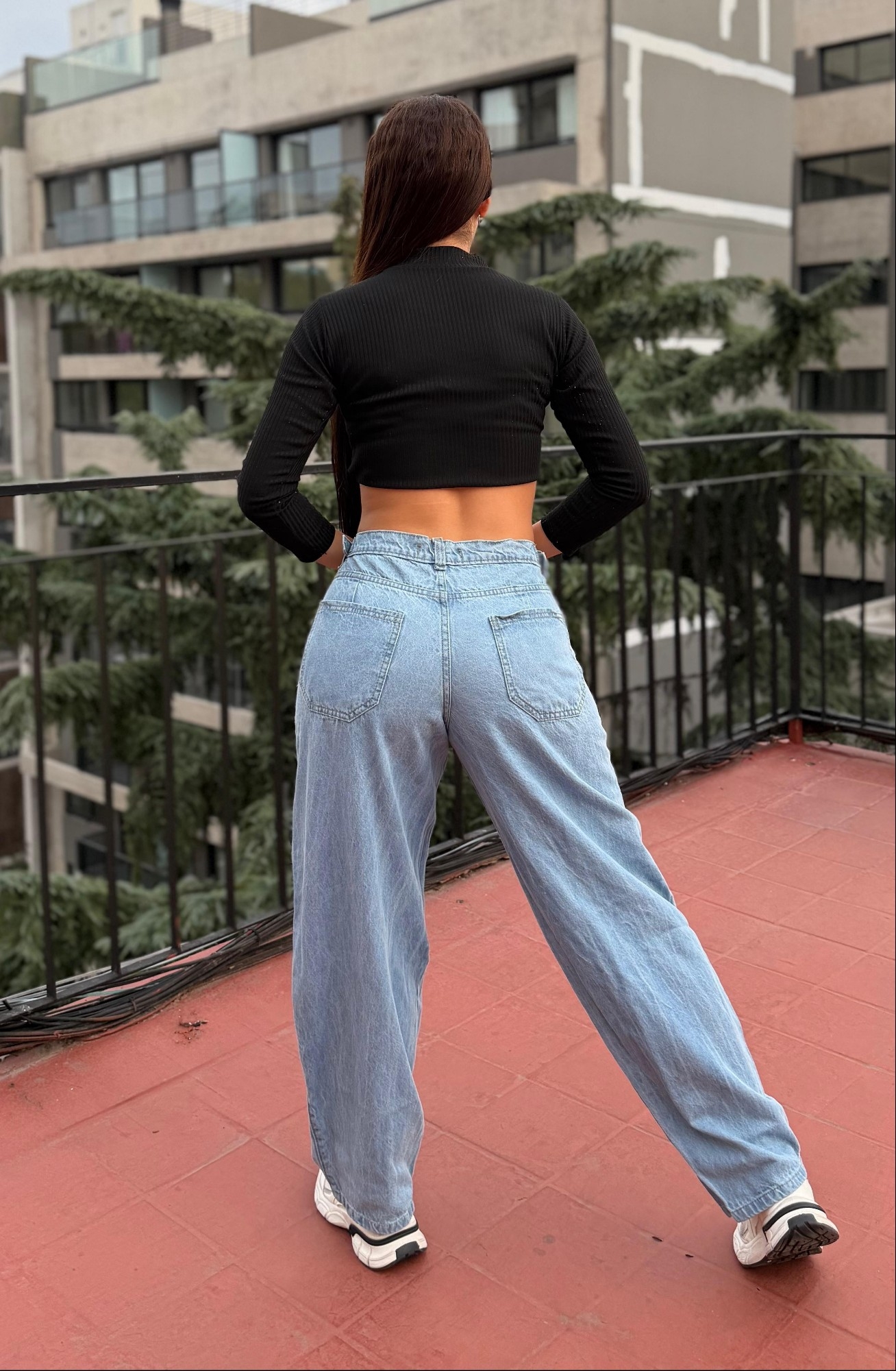 Jeans Baggy Celeste Arenado 4 Bolsillos con Reguladores Rígido Tiro Intermedio - Imagen 2