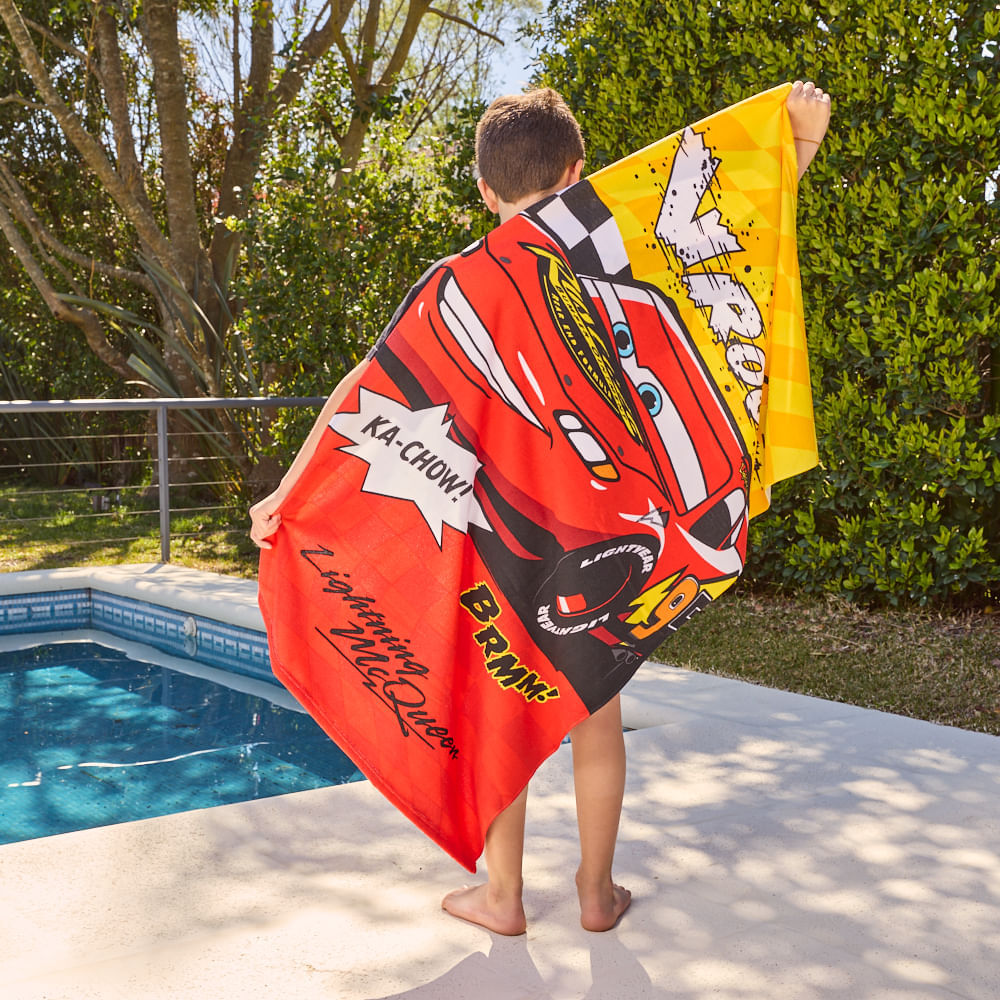 Toallón Cars Rayo Infantil 70x130 + Bolso | Microfibra Suave Licencia Oficial Piñata - 3.jpg