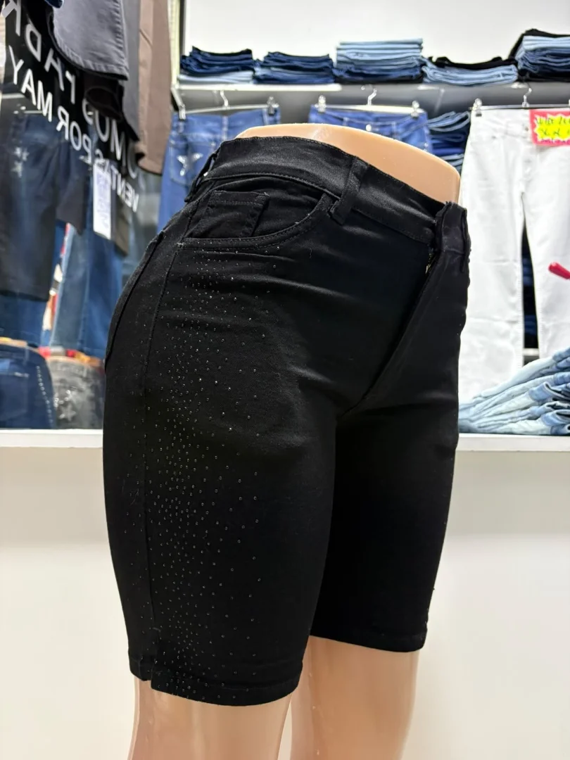 Bermuda con Brillos Negros - Imagen 1