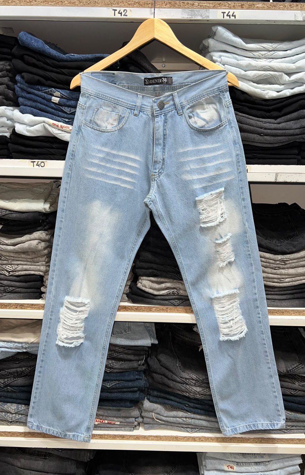 Jeans Mom Rotura Oxido Azul Celeste - Imagen 3