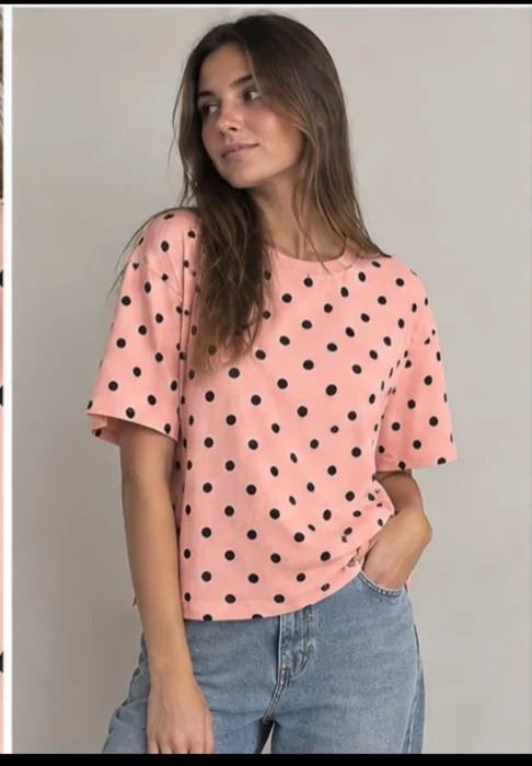 Remera Lunares