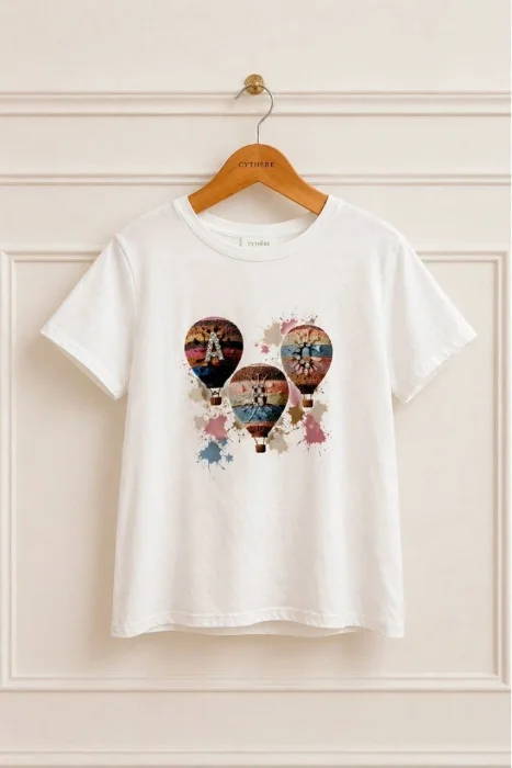 Remera Estampada.  con Brillos y Tachas