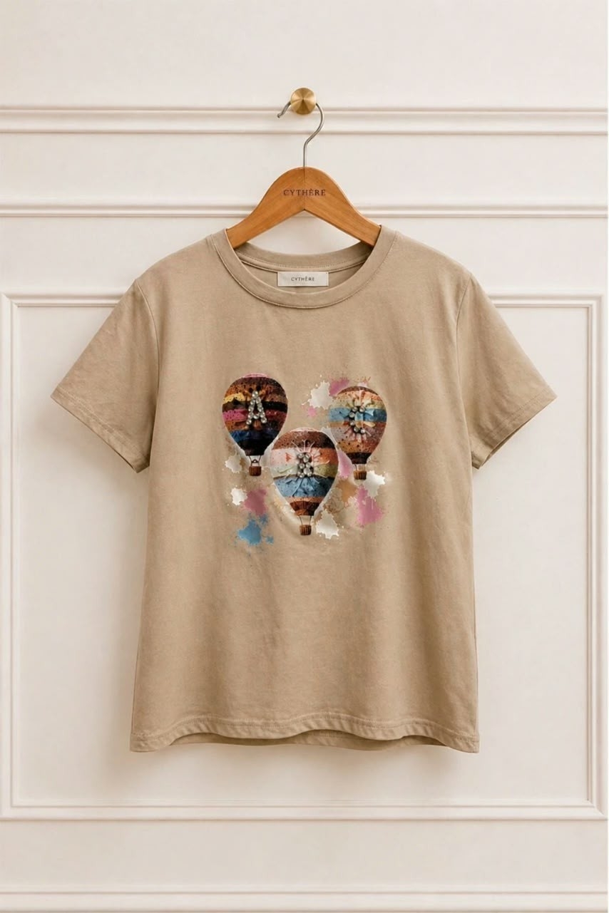 Remera Estampada.  con Brillos y Tachas - Imagen 2