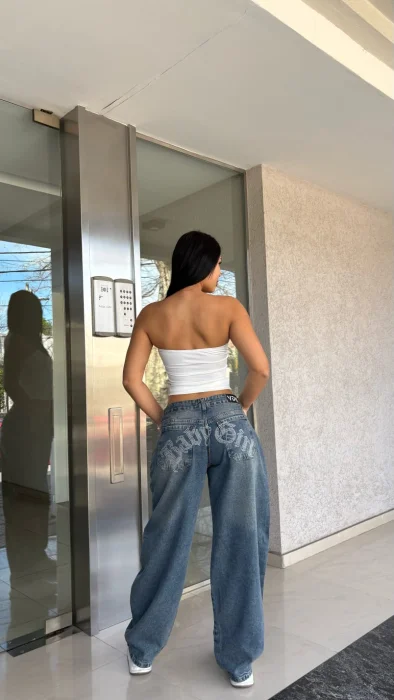 Baggy Bella