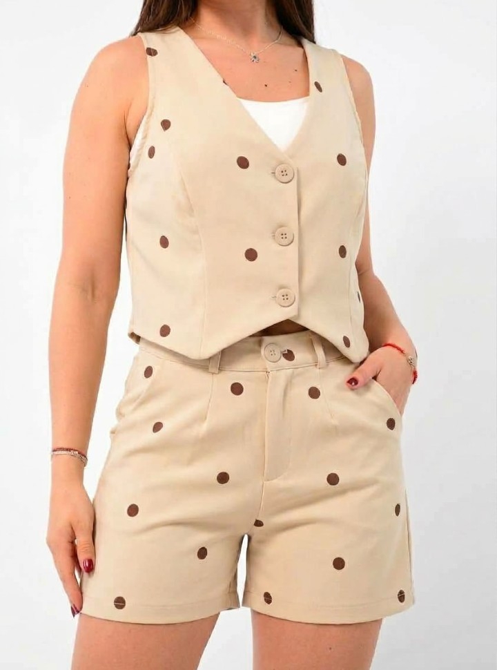 Conjunto Lunares Chaleco y Shorts - Imagen 2