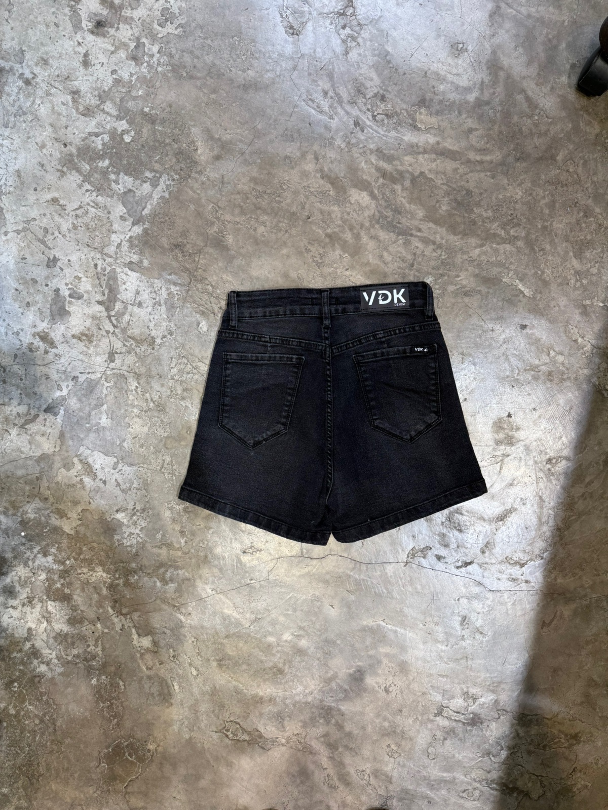 Vania Short Tachas - 293675b4-f04e-4c4e-8078-78b2957319b1.jpg