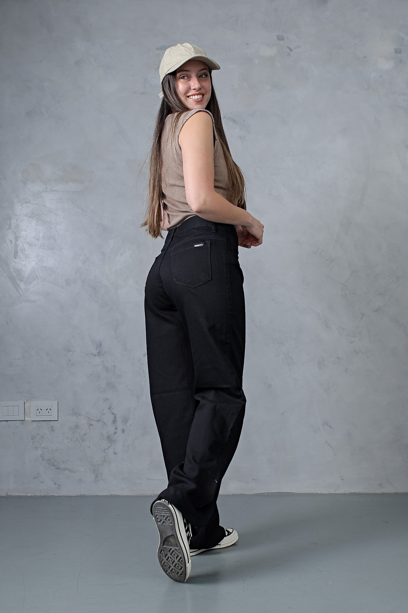 Wide Leg Negro Rigido! Liso! - Imagen 3